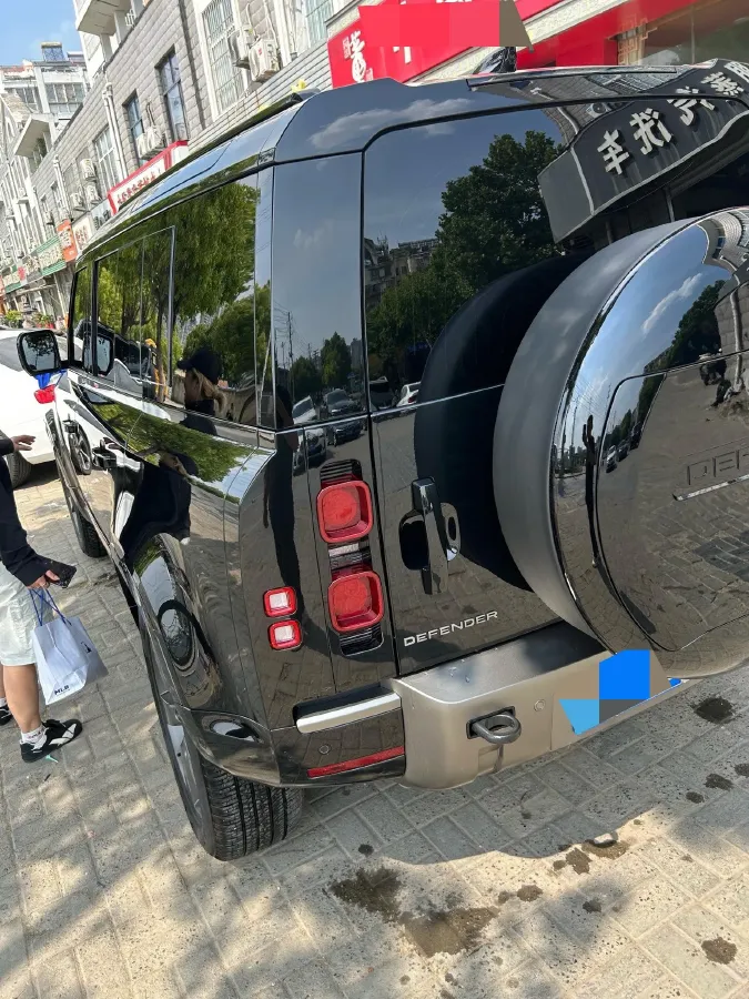 2025 Land Rover Defender 3.0T 400HP L6 8AT,autocango,china used car exporter,china ev exporter,chinese used car exporter,chinese used ev exporter