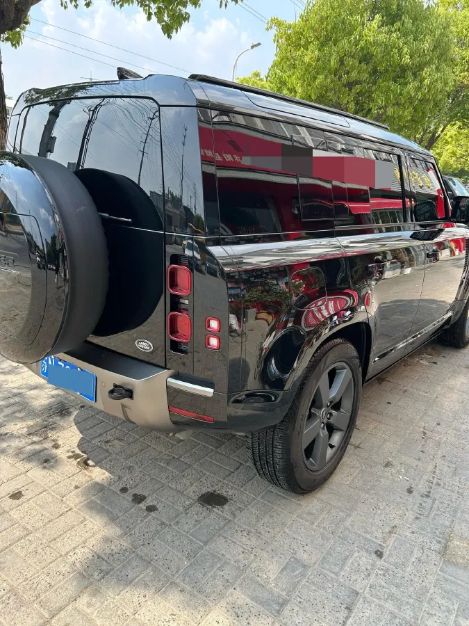 2025 Land Rover Defender 3.0T 400HP L6 8AT,autocango,china used car exporter,china ev exporter,chinese used car exporter,chinese used ev exporter
