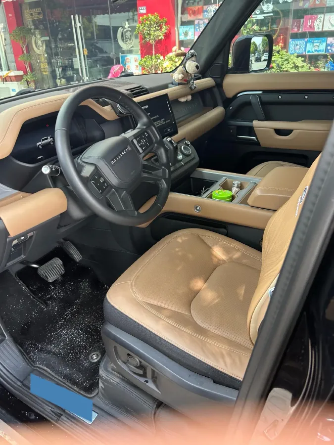2025 Land Rover Defender 3.0T 400HP L6 8AT,autocango,china used car exporter,china ev exporter,chinese used car exporter,chinese used ev exporter
