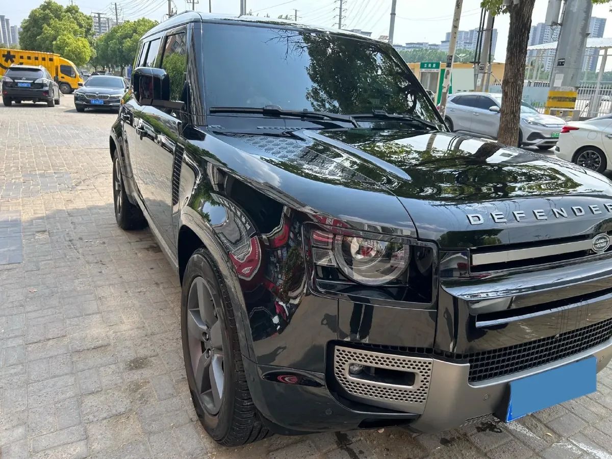 2025 Land Rover Defender 3.0T 400HP L6 8AT,autocango,china used car exporter,china ev exporter,chinese used car exporter,chinese used ev exporter