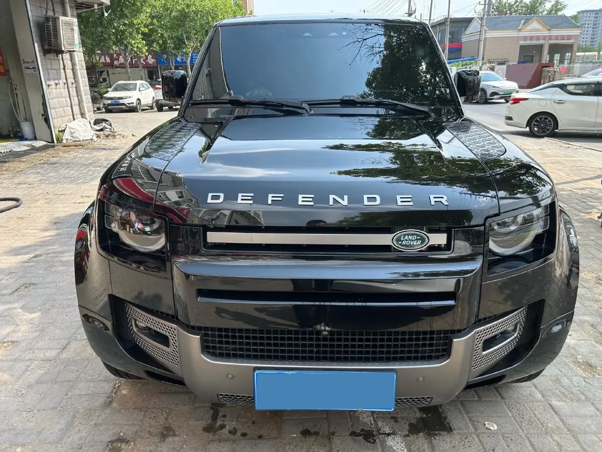 2025 Land Rover Defender 3.0T 400HP L6 8AT,autocango,china used car exporter,china ev exporter,chinese used car exporter,chinese used ev exporter