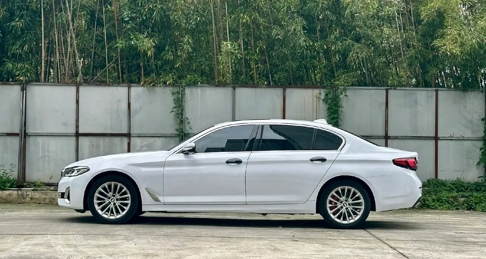 2021 BMW 5 Series 2.0T 184HP L4 8AT,autocango,china used car exporter,china ev exporter,chinese used car exporter,chinese used ev exporter