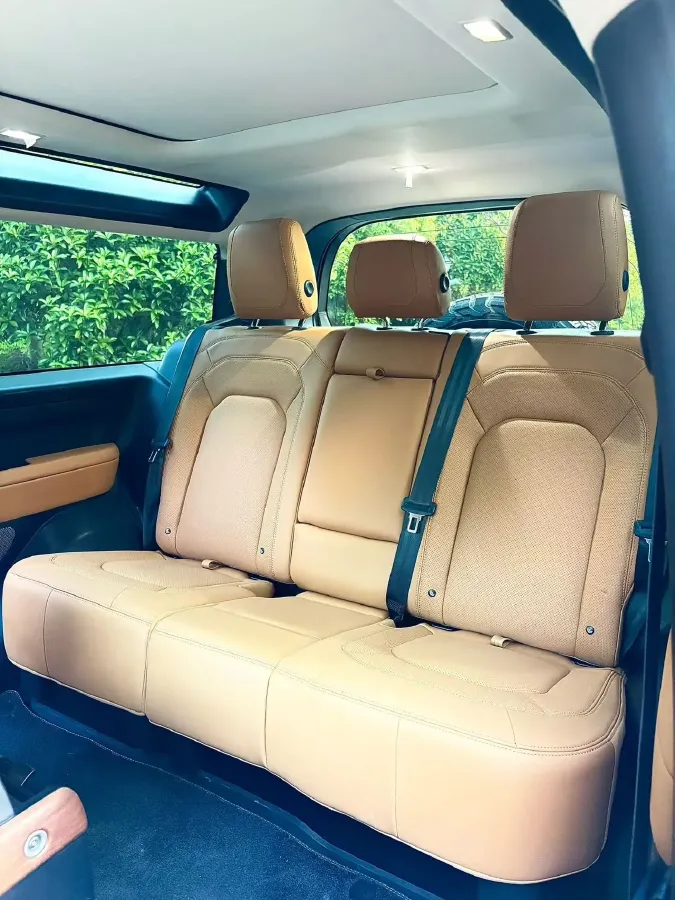 2024 Land Rover Defender 3.0T 400HP L6 8AT,autocango,china used car exporter,china ev exporter,chinese used car exporter,chinese used ev exporter