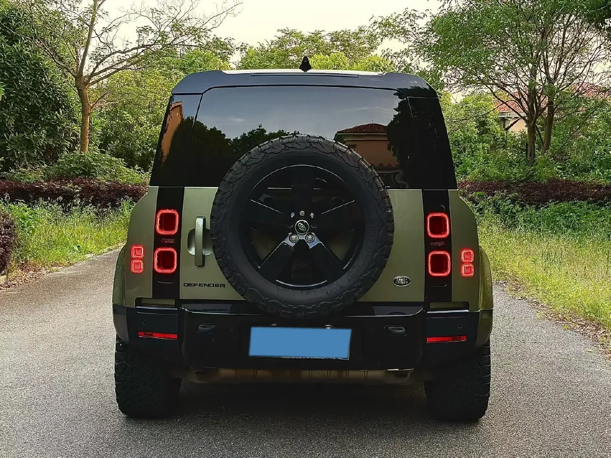2024 Land Rover Defender 3.0T 400HP L6 8AT,autocango,china used car exporter,china ev exporter,chinese used car exporter,chinese used ev exporter