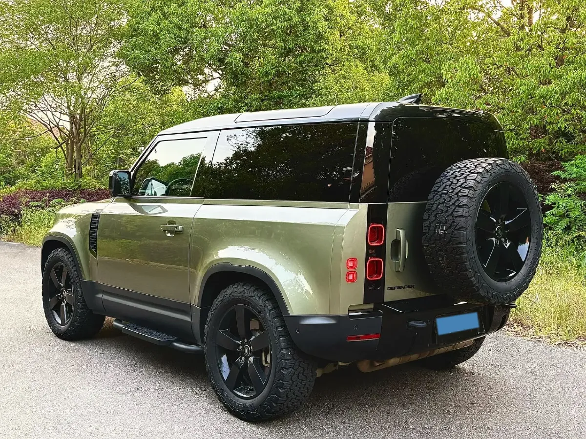 2024 Land Rover Defender 3.0T 400HP L6 8AT,autocango,china used car exporter,china ev exporter,chinese used car exporter,chinese used ev exporter