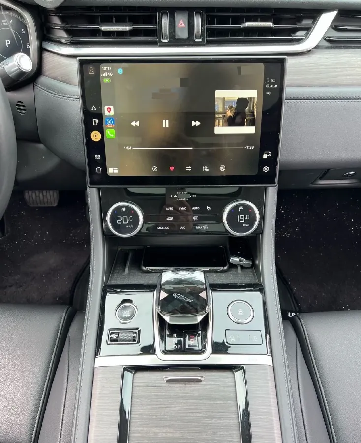 2022 Jaguar XFL 2.0T 200HP L4 8AT,autocango,china used car exporter,china ev exporter,chinese used car exporter,chinese used ev exporter