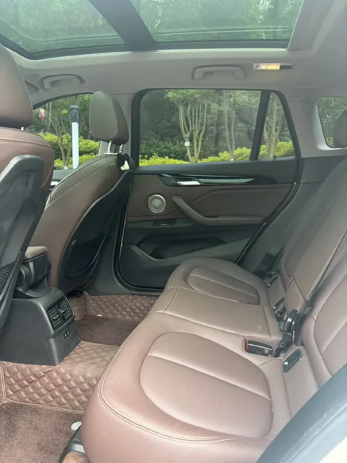 2022 BMW X1 2.0T 192HP L4 7DCT,autocango,china used car exporter,china ev exporter,chinese used car exporter,chinese used ev exporter