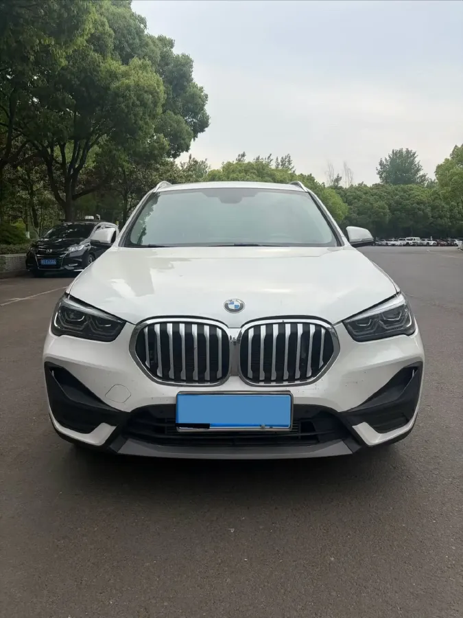 2022 BMW X1 2.0T 192HP L4 7DCT,autocango,china used car exporter,china ev exporter,chinese used car exporter,chinese used ev exporter