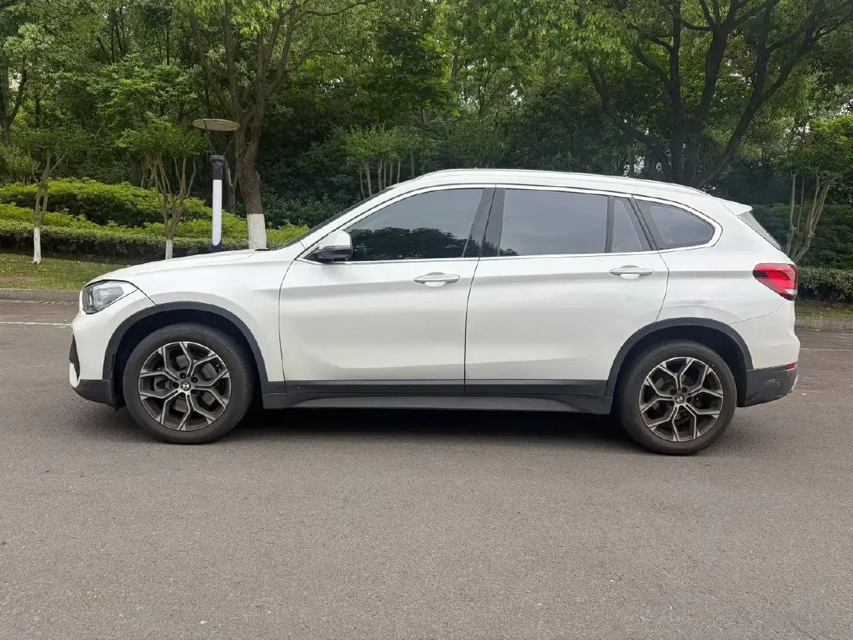 2022 BMW X1 2.0T 192HP L4 7DCT,autocango,china used car exporter,china ev exporter,chinese used car exporter,chinese used ev exporter