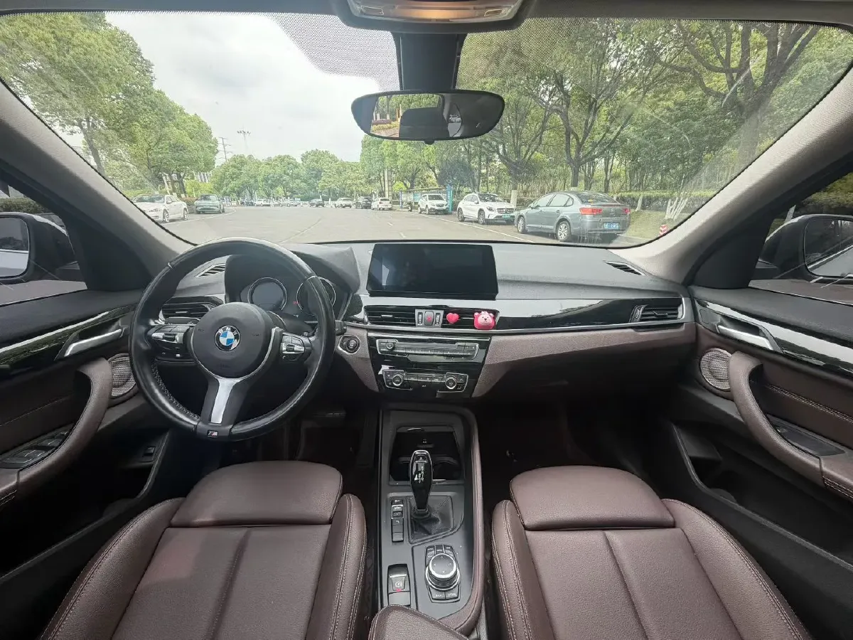 2022 BMW X1 2.0T 192HP L4 7DCT,autocango,china used car exporter,china ev exporter,chinese used car exporter,chinese used ev exporter