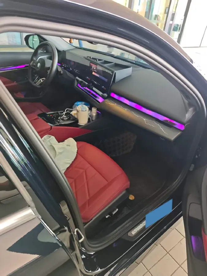 2024 BMW 5 Series 2.0T 258HP L4 8AT,autocango,china used car exporter,china ev exporter,chinese used car exporter,chinese used ev exporter