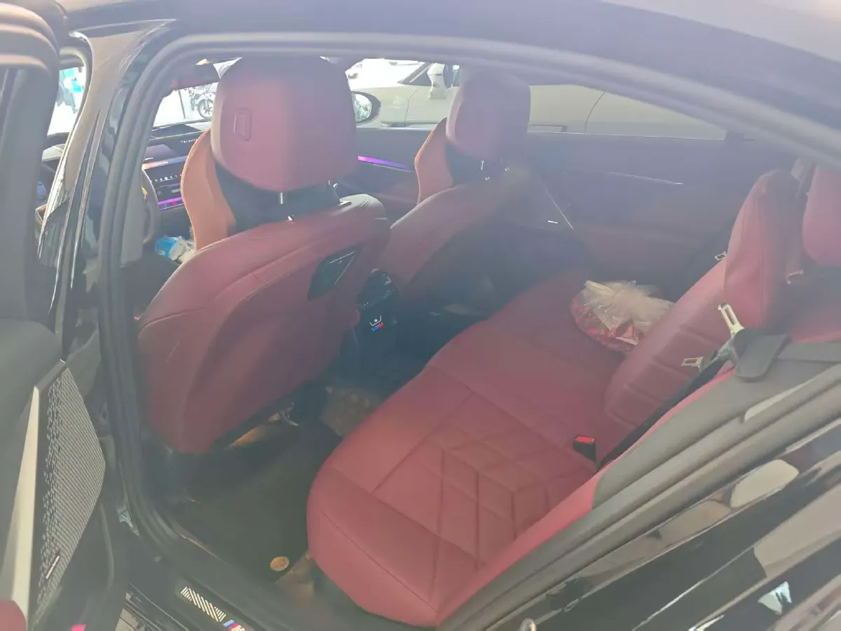 2024 BMW 5 Series 2.0T 258HP L4 8AT,autocango,china used car exporter,china ev exporter,chinese used car exporter,chinese used ev exporter