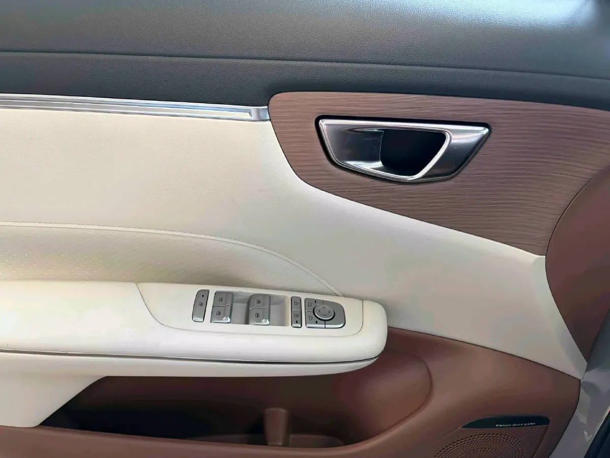 2025 WuLing HongGuang New Energy REEV 99HP REEV,autocango,china used car exporter,china ev exporter,chinese used car exporter,chinese used ev exporter