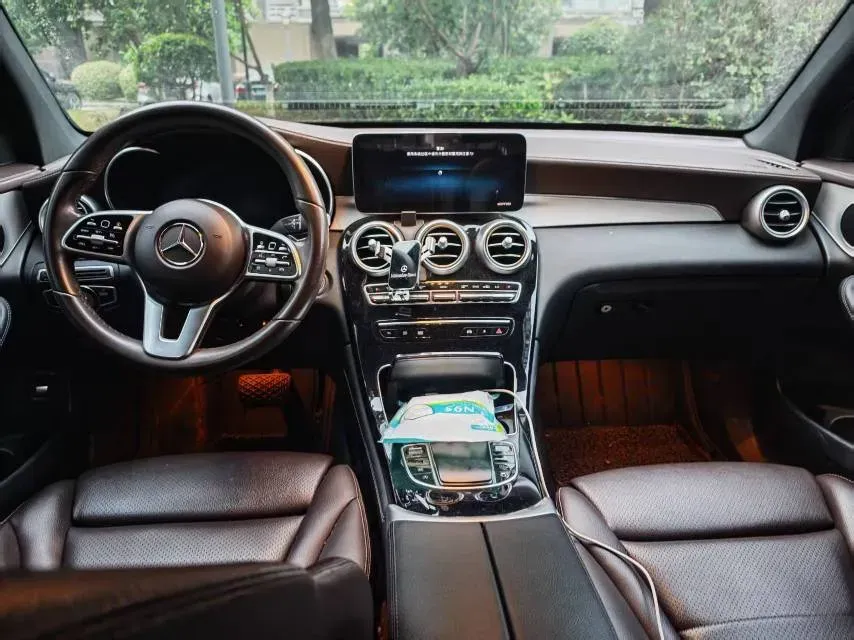 2021 Mercedes-Benz GLC Class 2.0T 197HP L4 9AT,autocango,china used car exporter,china ev exporter,chinese used car exporter,chinese used ev exporter