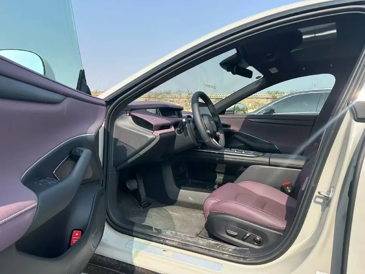 2024 MI SU7 BEV 73.6KWH,autocango,china used car exporter,china ev exporter,chinese used car exporter,chinese used ev exporter
