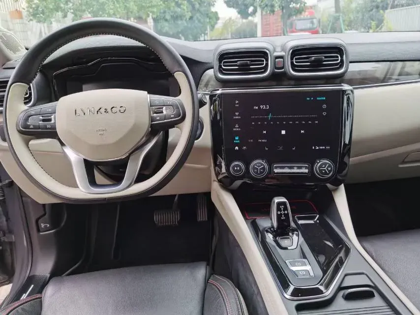 2018 Toyota C-HR 2.0L 171HP L4 CVT,autocango,china used car exporter,china ev exporter,chinese used car exporter,chinese used ev exporter