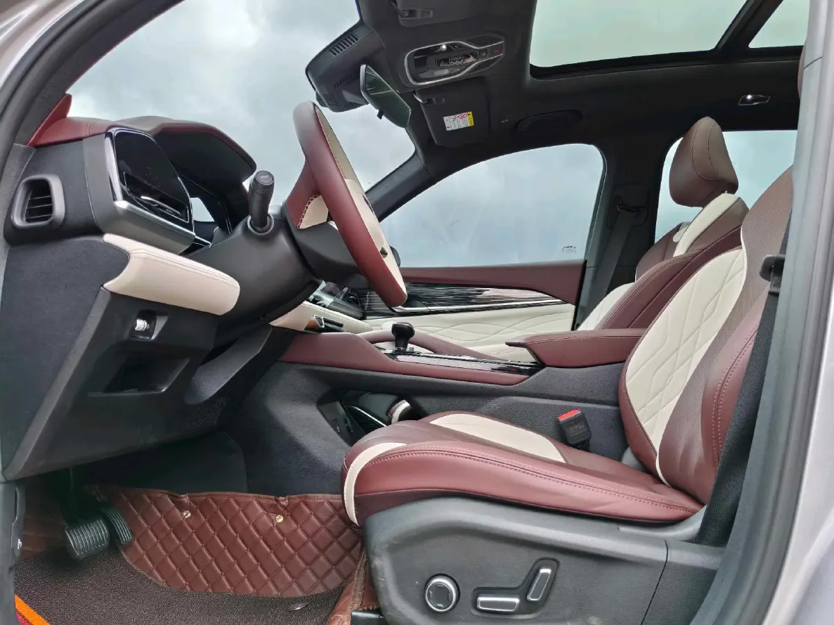 2021 Geely Monjaro 2.0T 218HP L4 7DCT,autocango,china used car exporter,china ev exporter,chinese used car exporter,chinese used ev exporter