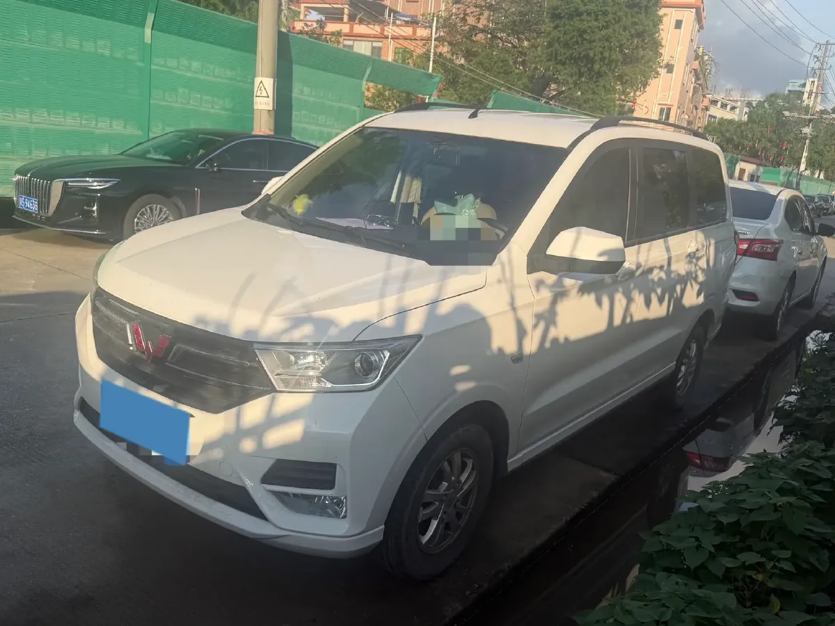 2021 WuLing HongGuang 1.5L 99HP L4 6MT,autocango,china used car exporter,china ev exporter,chinese used car exporter,chinese used ev exporter