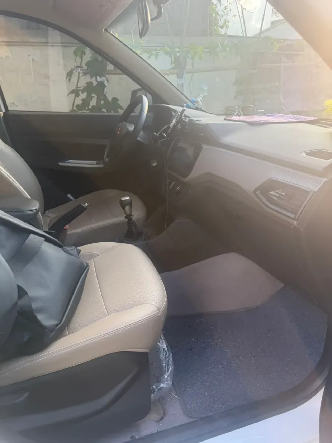 2021 WuLing HongGuang 1.5L 99HP L4 6MT,autocango,china used car exporter,china ev exporter,chinese used car exporter,chinese used ev exporter