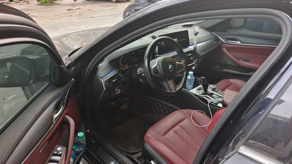 2022 BMW 5 Series 2.0T 252HP L4 8AT,autocango,china used car exporter,china ev exporter,chinese used car exporter,chinese used ev exporter