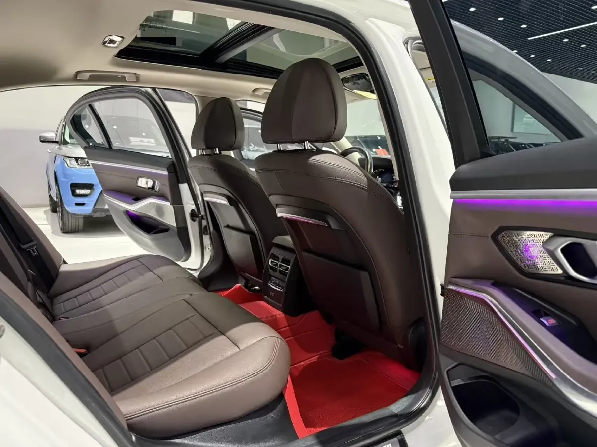 2021 BMW 3 Series 2.0T 156HP L4 8AT,autocango,china used car exporter,china ev exporter,chinese used car exporter,chinese used ev exporter