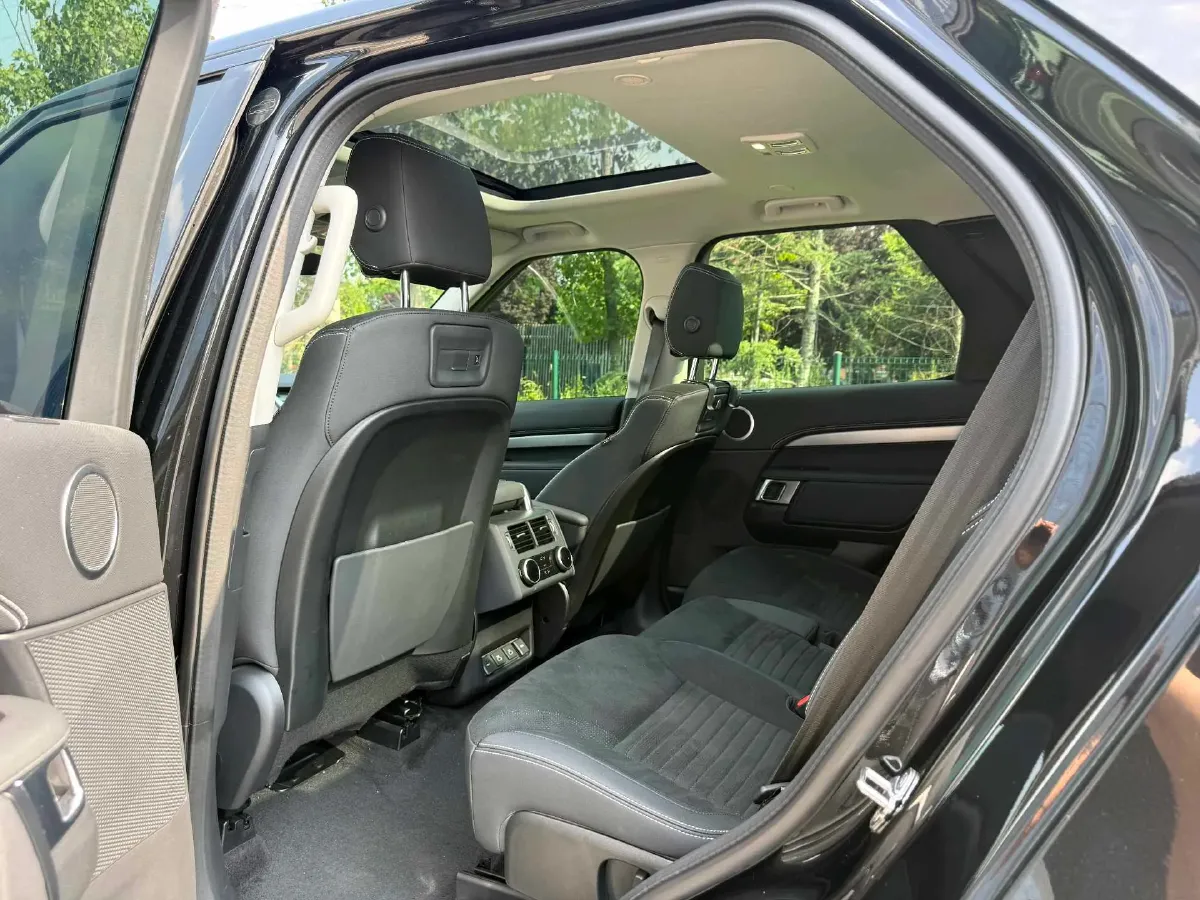 2021 Land Rover Discovery 3.0T 360HP L6 8AT,autocango,china used car exporter,china ev exporter,chinese used car exporter,chinese used ev exporter