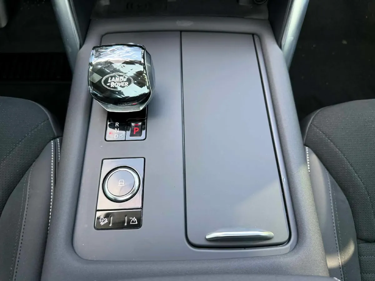 2021 Land Rover Discovery 3.0T 360HP L6 8AT,autocango,china used car exporter,china ev exporter,chinese used car exporter,chinese used ev exporter