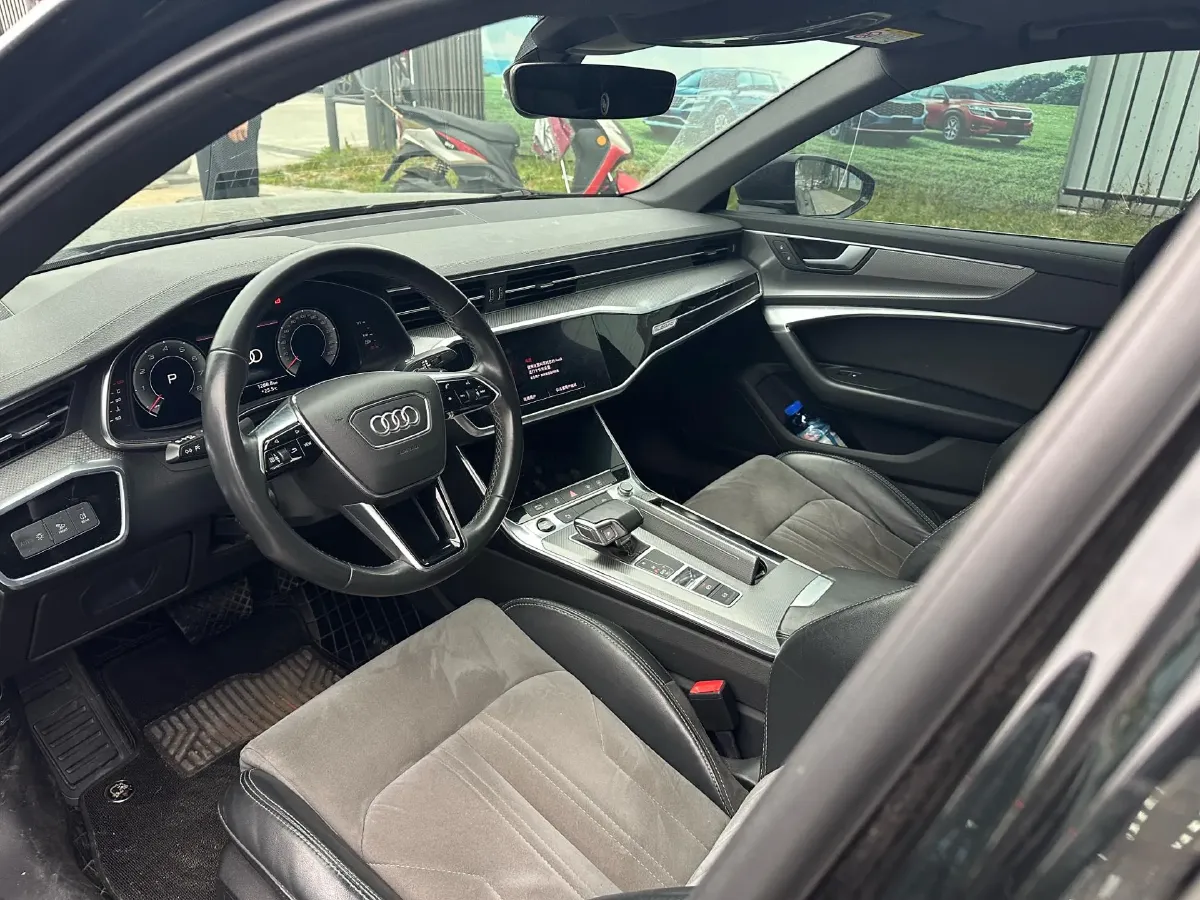 2022 Audi A6L 2.0T 224HP L4 7DCT,autocango,china used car exporter,china ev exporter,chinese used car exporter,chinese used ev exporter