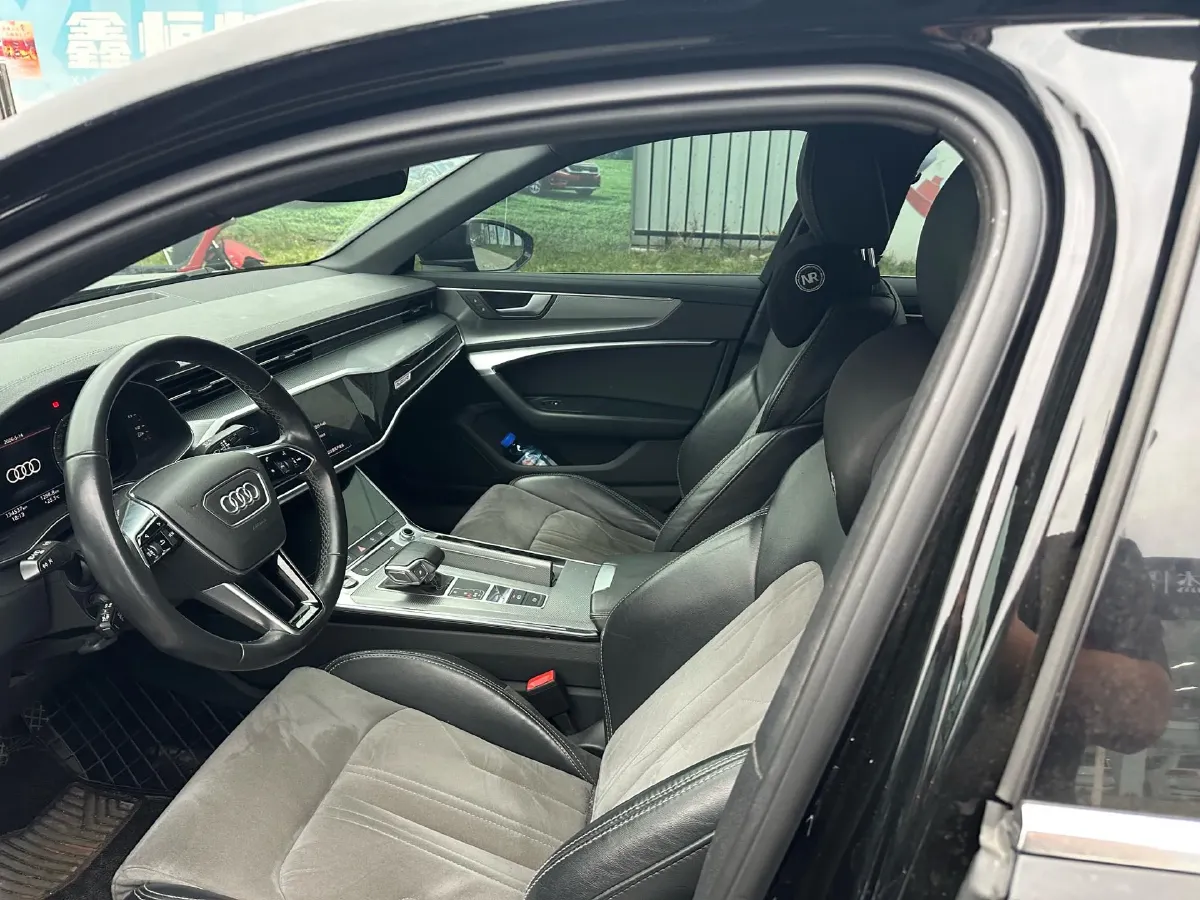 2022 Audi A6L 2.0T 224HP L4 7DCT,autocango,china used car exporter,china ev exporter,chinese used car exporter,chinese used ev exporter