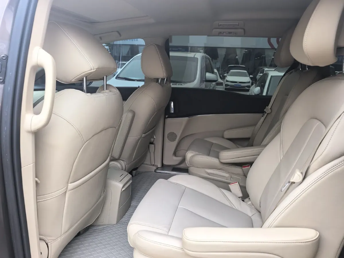 2023 Buick GL8 2.0T 237HP L4 9AT,autocango,china used car exporter,china ev exporter,chinese used car exporter,chinese used ev exporter