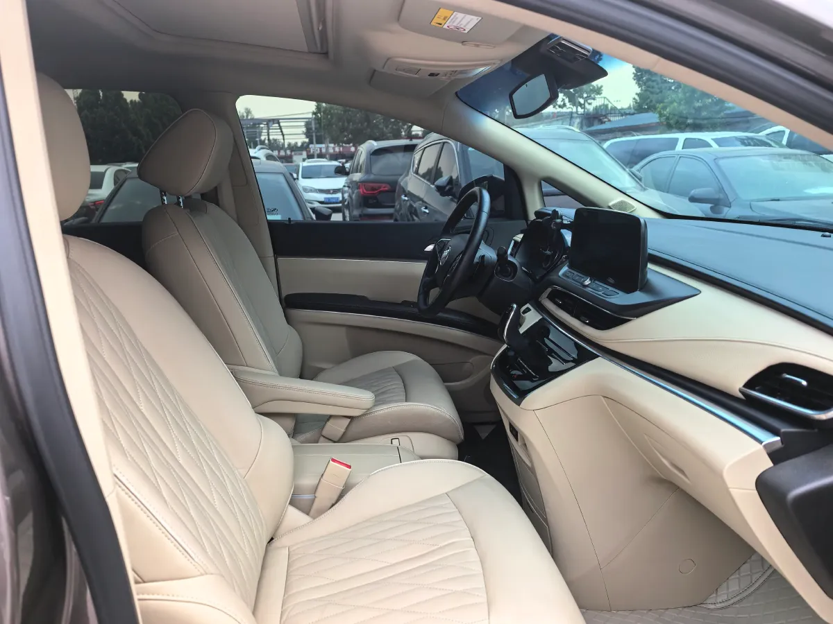 2023 Buick GL8 2.0T 237HP L4 9AT,autocango,china used car exporter,china ev exporter,chinese used car exporter,chinese used ev exporter