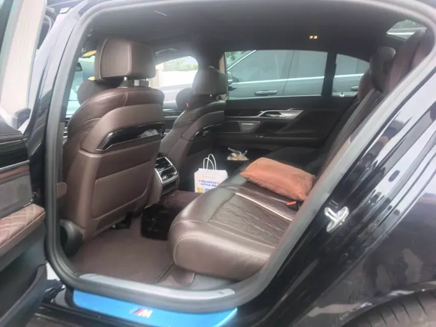 2019 BMW 7 Series 3.0T 340HP L6 8AT,autocango,china used car exporter,china ev exporter,chinese used car exporter,chinese used ev exporter