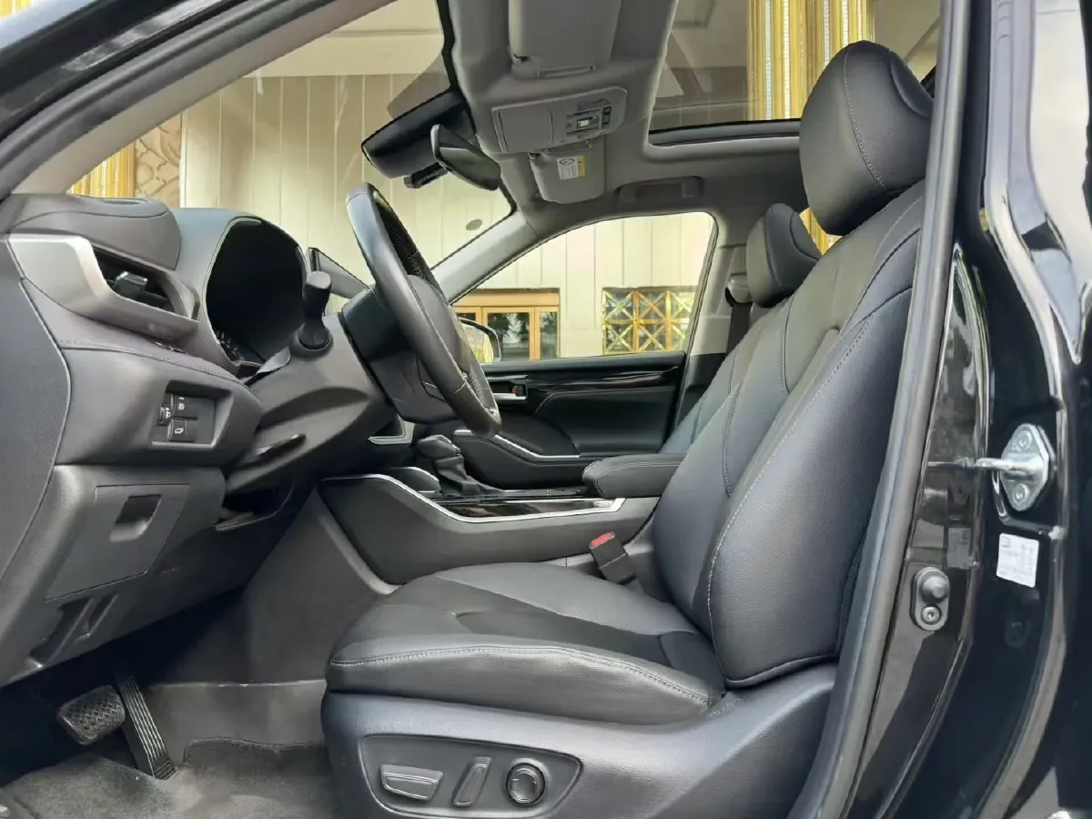 2022 Toyota Highlander 2.5L 192HP L4 E-CVT Hybrid,autocango,china used car exporter,china ev exporter,chinese used car exporter,chinese used ev exporter