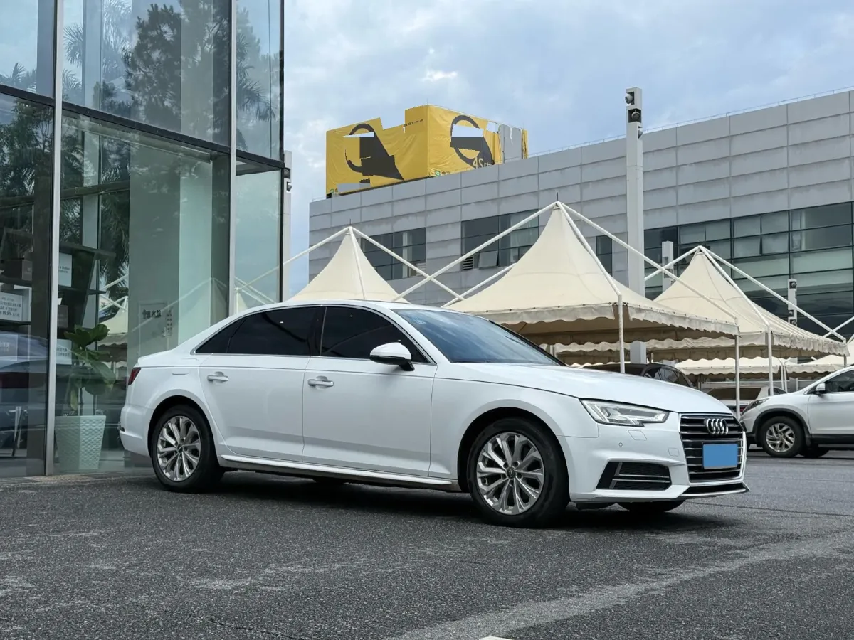 2019 Audi A4L 2.0T 190HP L4 7DCT,autocango,china used car exporter,china ev exporter,chinese used car exporter,chinese used ev exporter