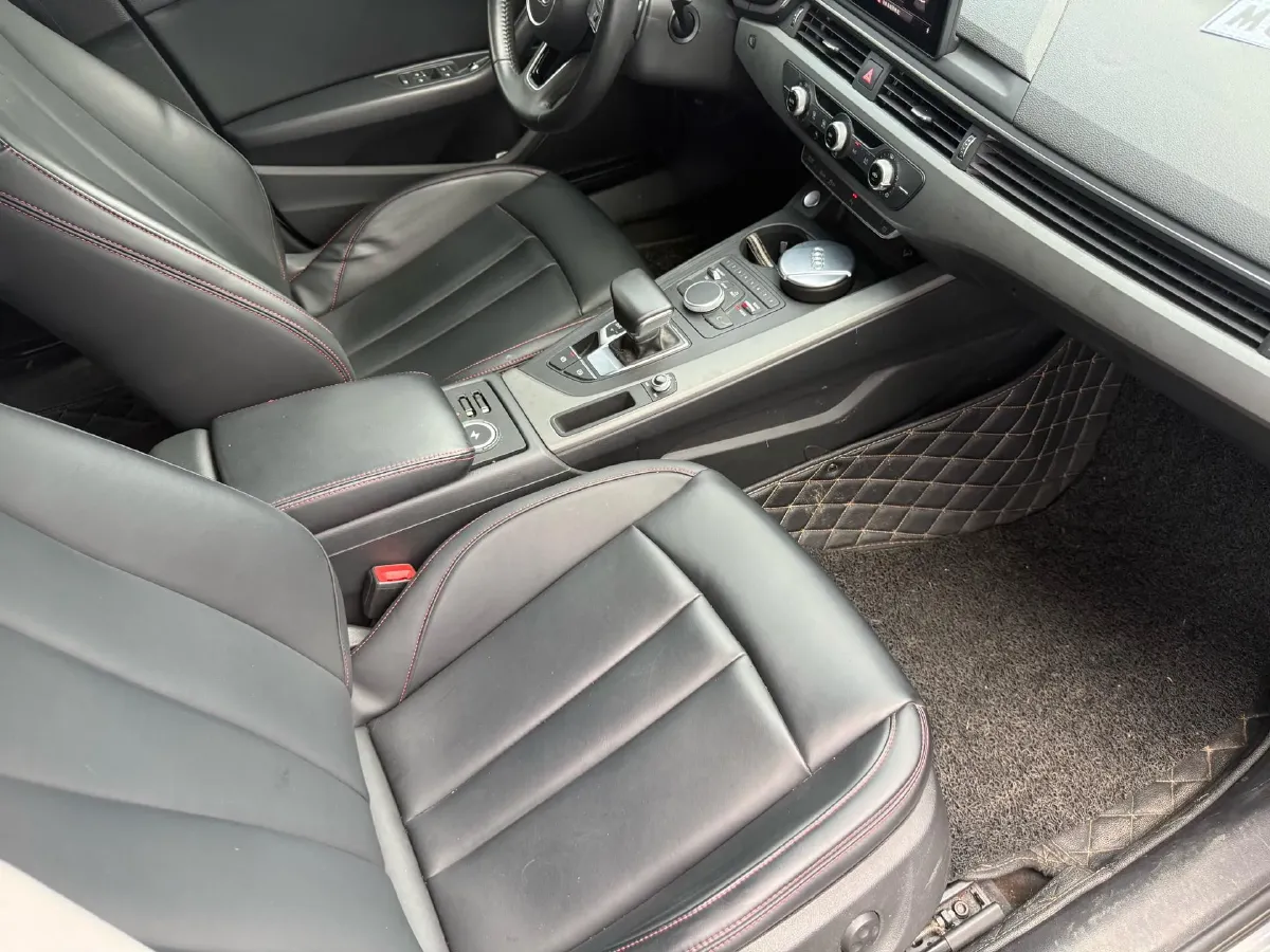 2019 Audi A4L 2.0T 190HP L4 7DCT,autocango,china used car exporter,china ev exporter,chinese used car exporter,chinese used ev exporter