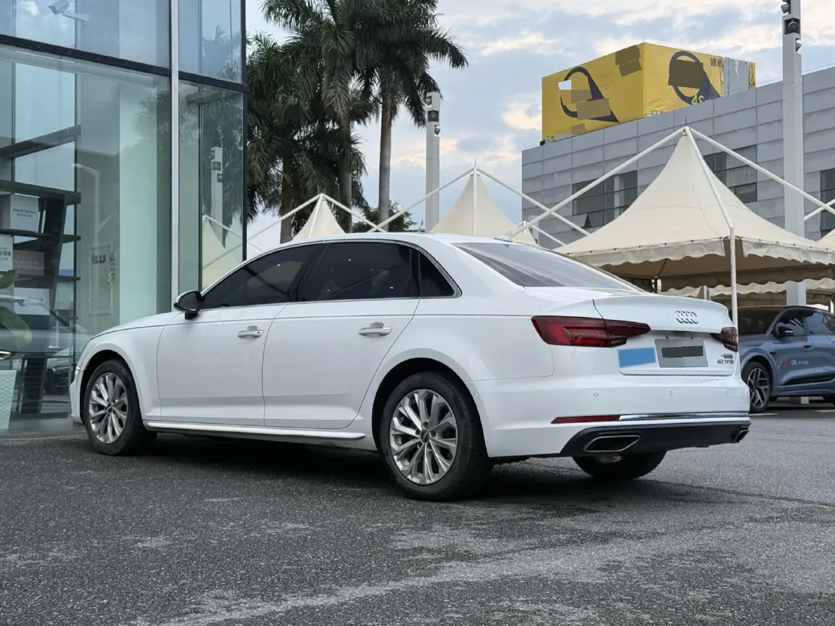 2019 Audi A4L 2.0T 190HP L4 7DCT,autocango,china used car exporter,china ev exporter,chinese used car exporter,chinese used ev exporter