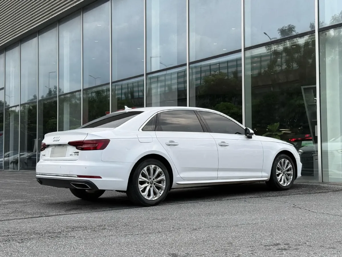 2019 Audi A4L 2.0T 190HP L4 7DCT,autocango,china used car exporter,china ev exporter,chinese used car exporter,chinese used ev exporter