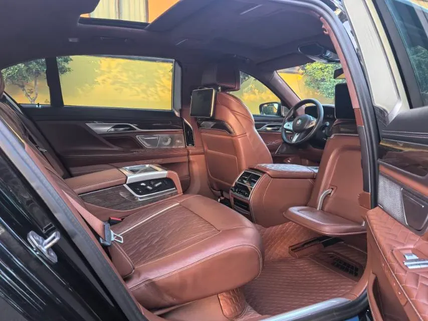 2019 BMW 7 Series 3.0T 340HP L6 8AT,autocango,china used car exporter,china ev exporter,chinese used car exporter,chinese used ev exporter