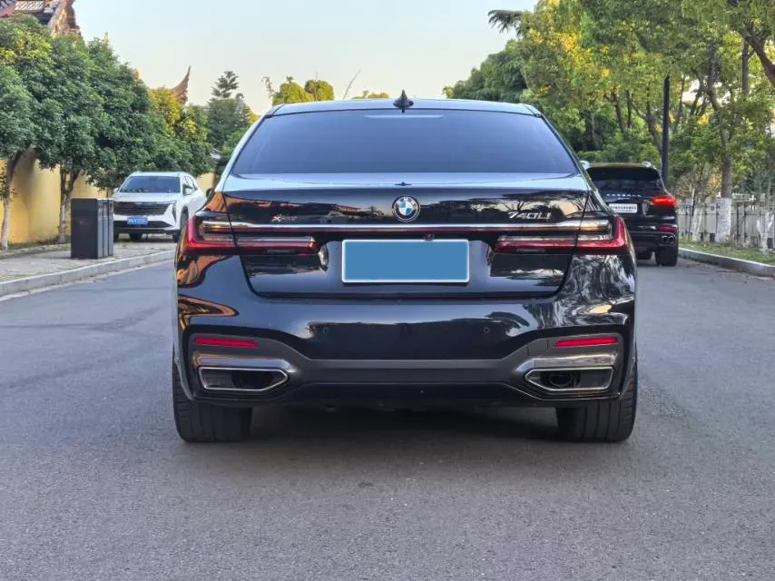 2019 BMW 7 Series 3.0T 340HP L6 8AT,autocango,china used car exporter,china ev exporter,chinese used car exporter,chinese used ev exporter