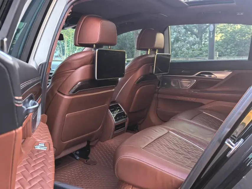 2019 BMW 7 Series 3.0T 340HP L6 8AT,autocango,china used car exporter,china ev exporter,chinese used car exporter,chinese used ev exporter