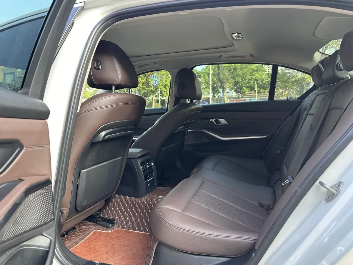 2022 BMW 3 Series 2.0T 156HP L4 8AT,autocango,china used car exporter,china ev exporter,chinese used car exporter,chinese used ev exporter