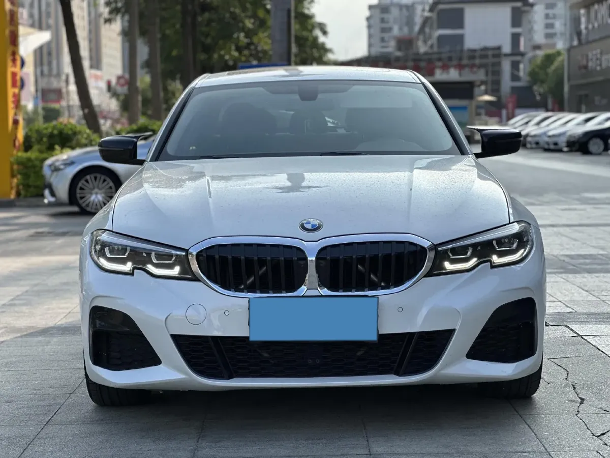 2022 BMW 3 Series 2.0T 156HP L4 8AT,autocango,china used car exporter,china ev exporter,chinese used car exporter,chinese used ev exporter