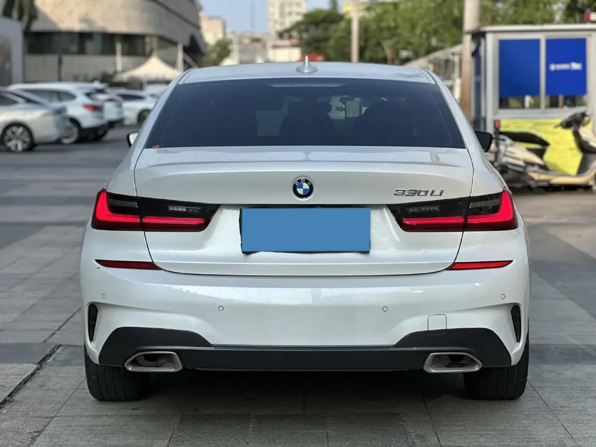 2022 BMW 3 Series 2.0T 156HP L4 8AT,autocango,china used car exporter,china ev exporter,chinese used car exporter,chinese used ev exporter