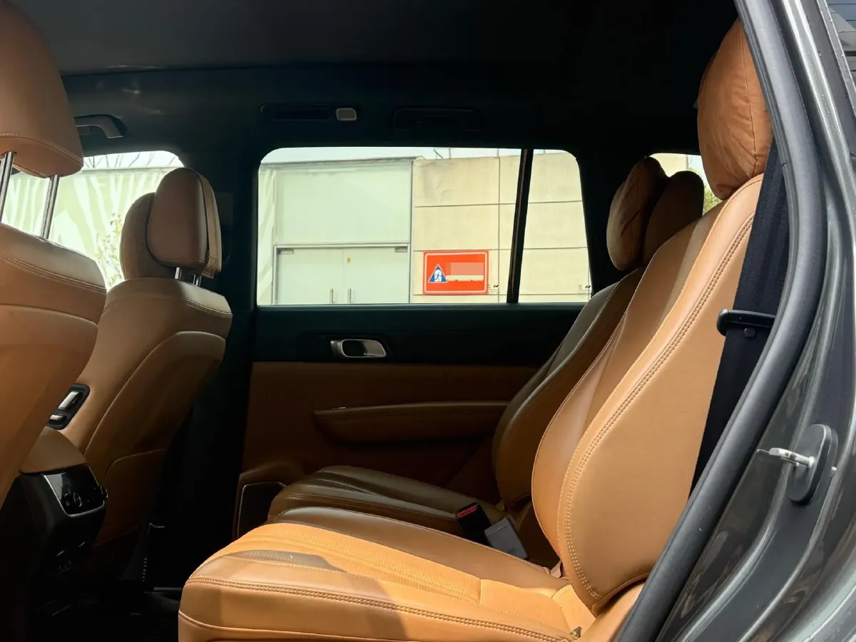 2020 Li ONE Range Extended 131HP REEV 40.5KWH,autocango,china used car exporter,china ev exporter,chinese used car exporter,chinese used ev exporter