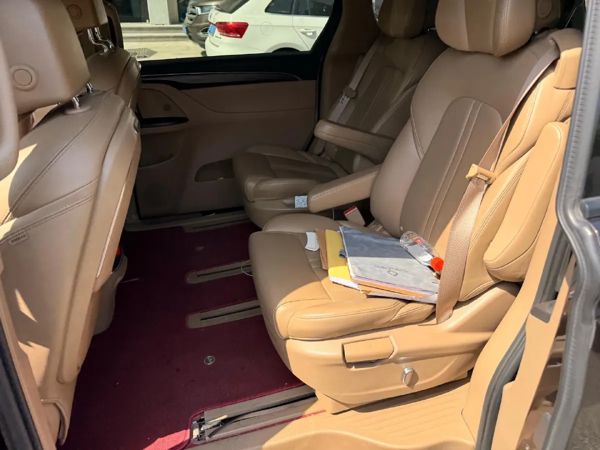 2021 Buick GL8 2.0T 237HP L4 9AT,autocango,china used car exporter,china ev exporter,chinese used car exporter,chinese used ev exporter