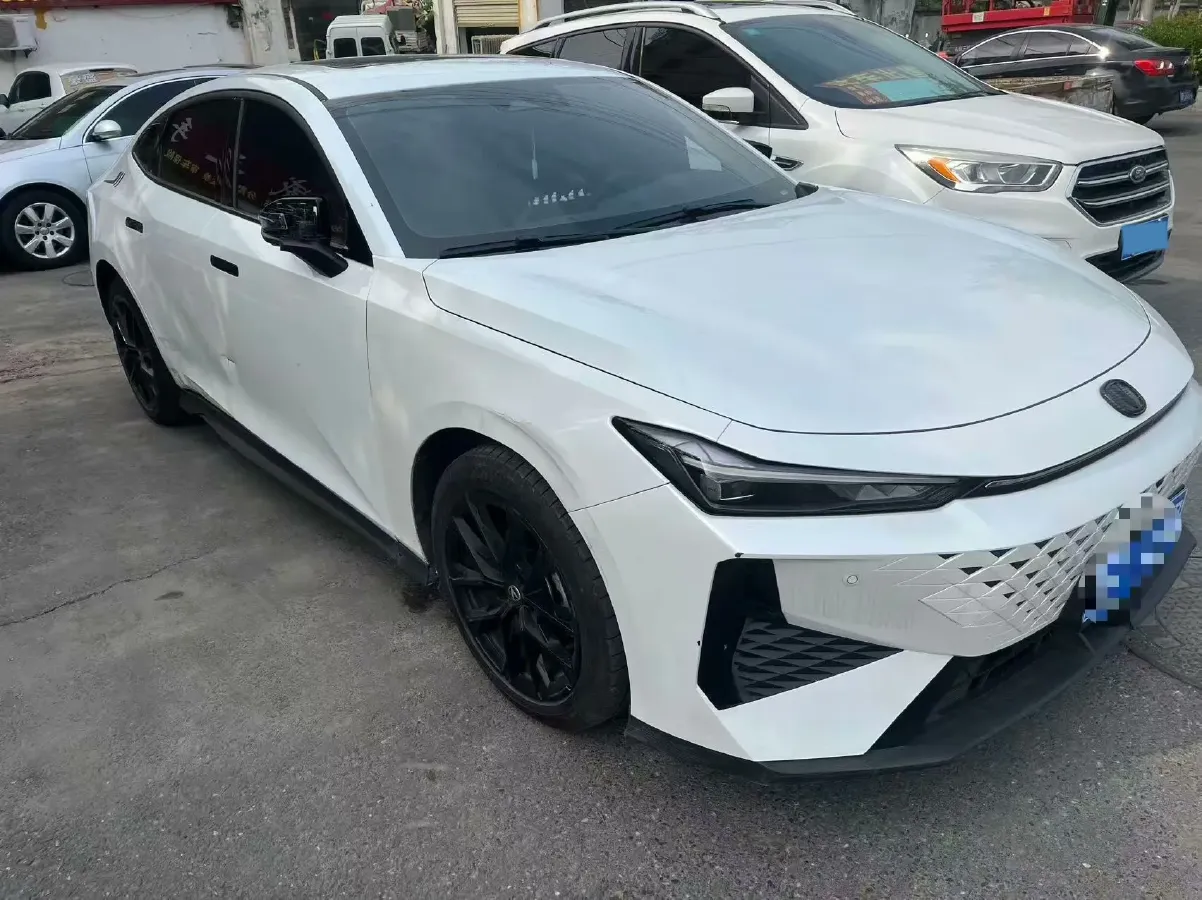 2022 ChangAn UNI-V 1.5T 188HP L4 7DCT,autocango,china used car exporter,china ev exporter,chinese used car exporter,chinese used ev exporter