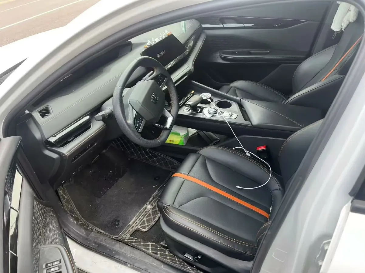 2022 ChangAn UNI-V 1.5T 188HP L4 7DCT,autocango,china used car exporter,china ev exporter,chinese used car exporter,chinese used ev exporter