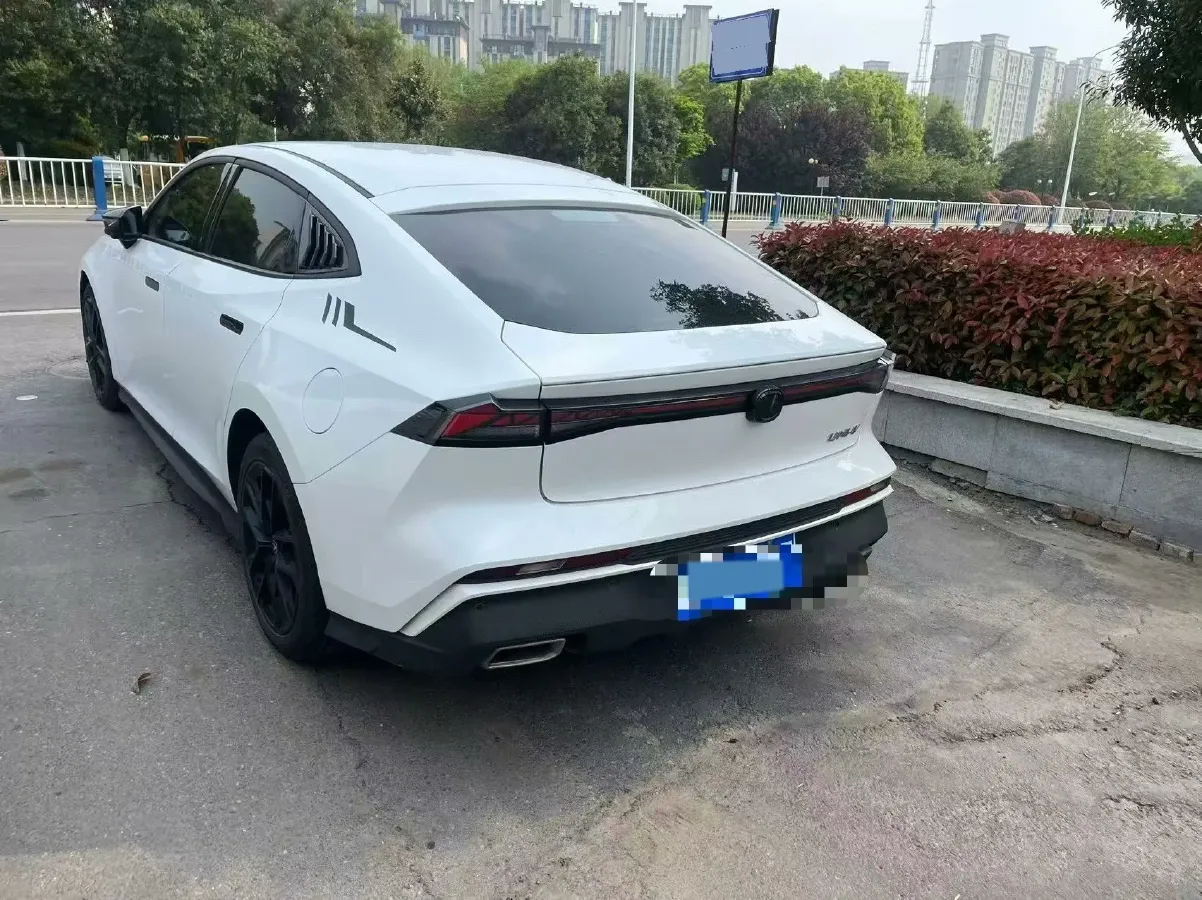 2022 ChangAn UNI-V 1.5T 188HP L4 7DCT,autocango,china used car exporter,china ev exporter,chinese used car exporter,chinese used ev exporter