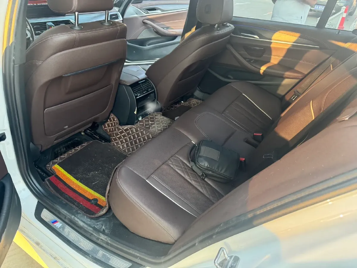 2021 BMW 5 Series 2.0T 252HP L4 8AT,autocango,china used car exporter,china ev exporter,chinese used car exporter,chinese used ev exporter