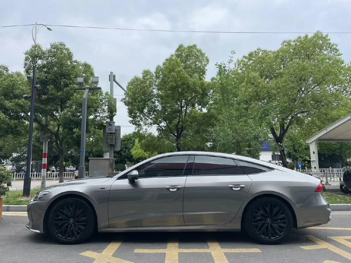 2021 Audi A7 2.0T 245HP L4 7DCT,autocango,china used car exporter,china ev exporter,chinese used car exporter,chinese used ev exporter